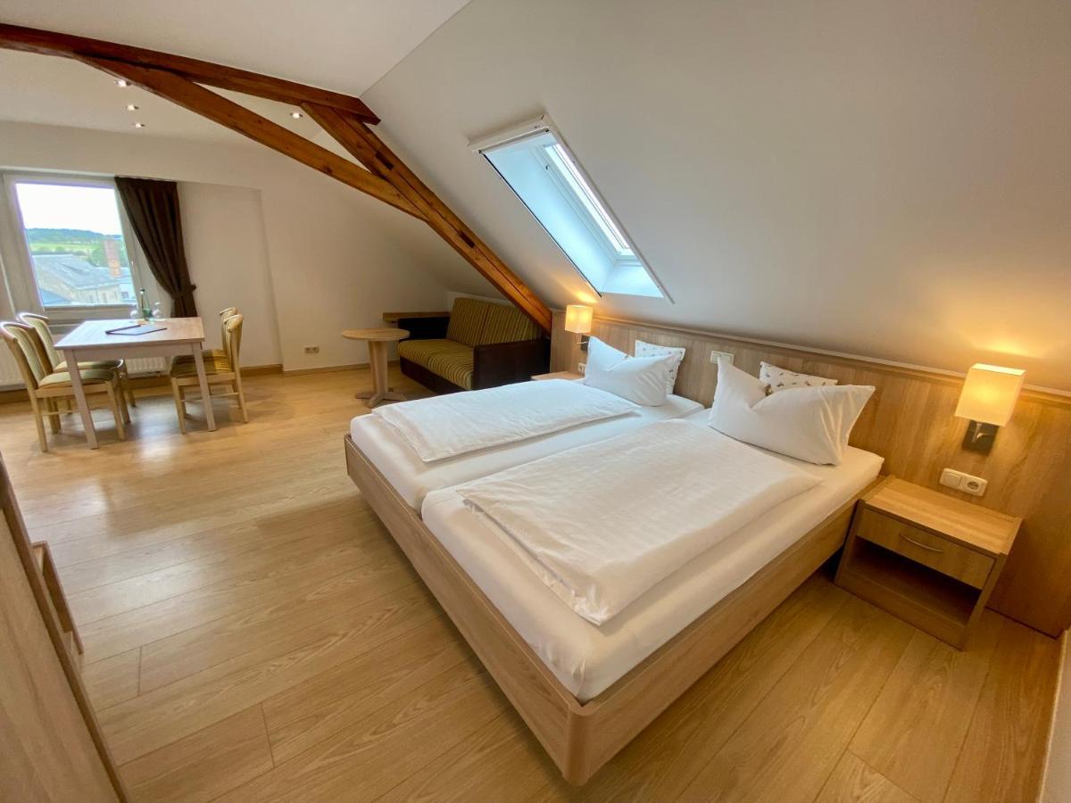 Gasthof Drei Schwanen Langenwetzendorf Buitenkant foto